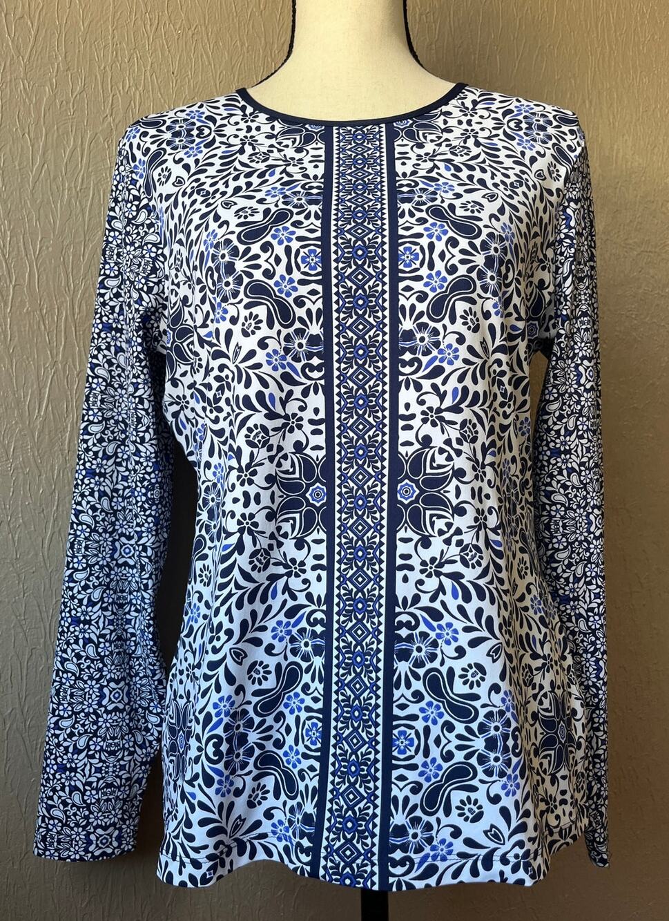 Lands End Women's Beach Swimwear Top Rash Guard Long Sleeves Black Medium 10-12